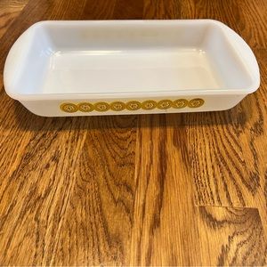 Price drop:Vintage Pyrex style milk glass baking dish 1.5qt by glassware